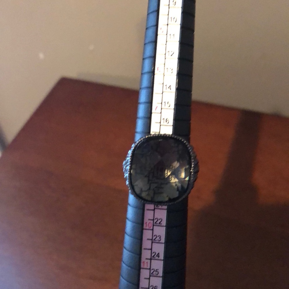 Ring - Picture 2 of 4